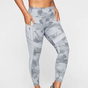 Athleta All In Camo Leggings Womens Size S Cobblestone Grey Heather 7/8 Tights